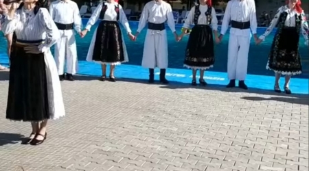Cantec de voie buna si dansuri traditionale in Strandul Termal Alesd